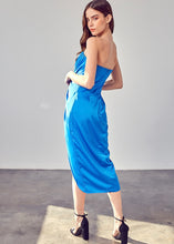 Load image into Gallery viewer, side twist strapless dress
