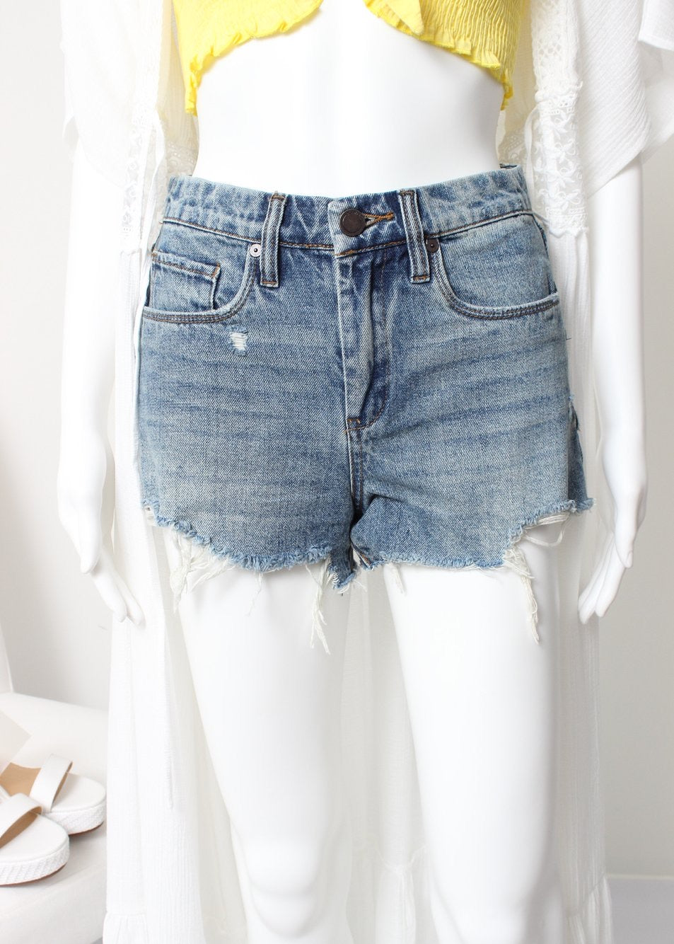 denim shorts-fray hem