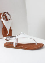 Load image into Gallery viewer, leather thong sandal
