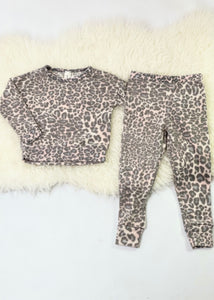 girls cozy leopard top & jogger set (2t-4t)