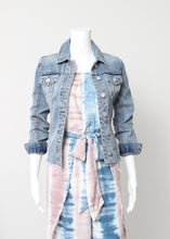 Load image into Gallery viewer, raw hem denim jacket - light wash
