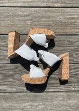 Load image into Gallery viewer, knot strap cork platform sandal
