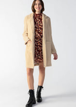Load image into Gallery viewer, women tan cozy plush coat
