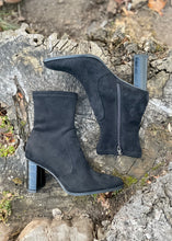 Load image into Gallery viewer, suede textured block heel bootie
