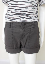 Load image into Gallery viewer, poplin cargo shorts
