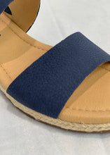 Load image into Gallery viewer, 2 strap wedge slide sandal
