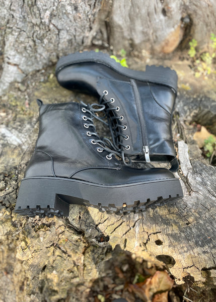 women's black combat boot