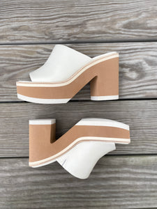 chunky heel wide strap sandal