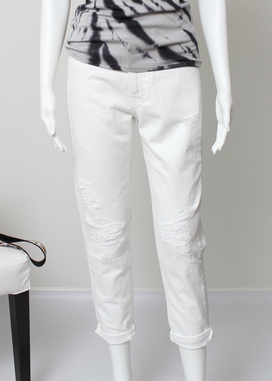 mom jean-distressed white