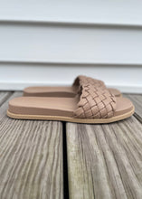 Load image into Gallery viewer, braided footbed 1 strap sandal
