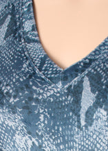 Load image into Gallery viewer, cozy seamed snake v neck top
