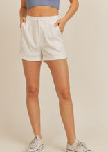 Load image into Gallery viewer, women shorts in cream
