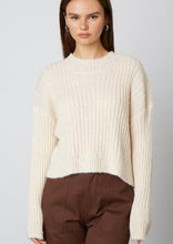 Load image into Gallery viewer, women fray hem crew sweater
