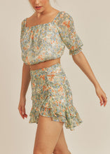 Load image into Gallery viewer, muti floral chiffon top
